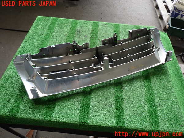 2UPJ-9233261050]パジェロ(V75W)ラジエターグリル 中古_3