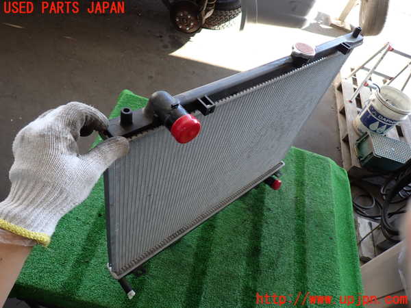 2UPJ-9233262321]パジェロ(V75W)ラジエーター1 中古_2