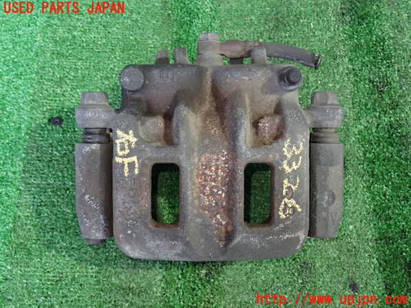 2UPJ-9233264080]パジェロ(V75W)右フロントキャリパー 中古_2