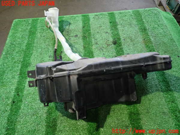 2UPJ-9233266791]パジェロ(V75W)ウォッシャータンク1 中古_2