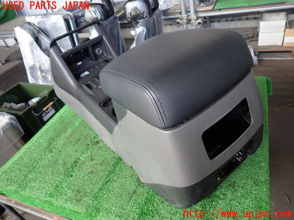 2UPJ-9233267540]パジェロ(V75W)センターコンソール 中古_4
