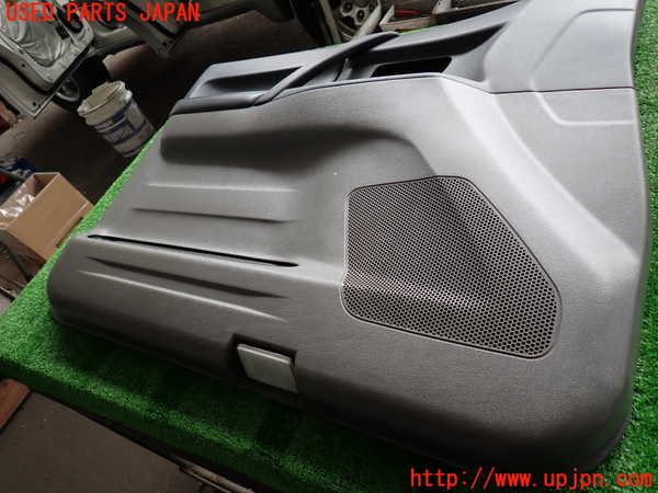 2UPJ-9233261264]パジェロ(V75W)左前ドア内張り 中古_2