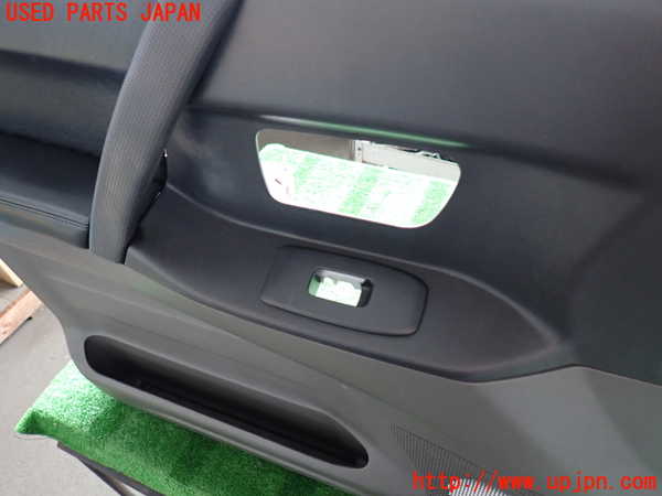 2UPJ-9233261264]パジェロ(V75W)左前ドア内張り 中古_4