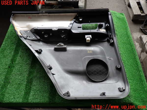 2UPJ-9233261294]パジェロ(V75W)右後ドア内張り 中古_4