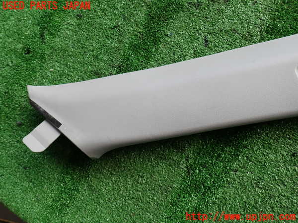 2UPJ-9233267655]パジェロ(V75W)右フロントピラートリム 中古_3