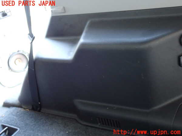 2UPJ-9233267675]パジェロ(V75W)右リアピラートリム 中古_3
