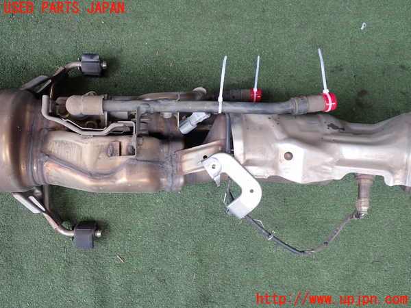 2UPJ-9233272661]レクサス・CT200h(ZWA10)触媒1 中古_2