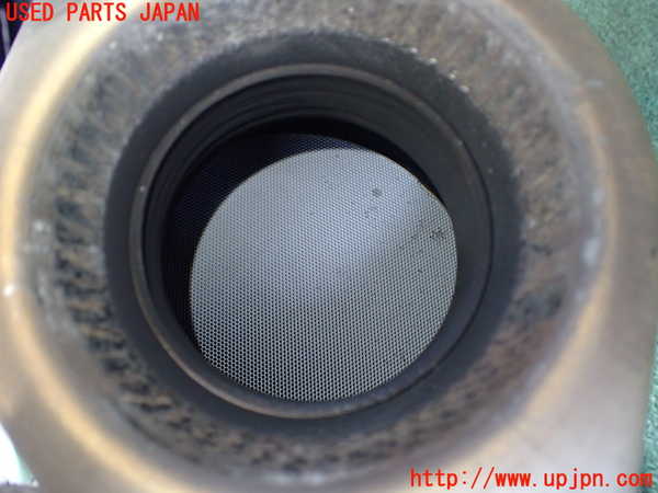 2UPJ-9233272661]レクサス・CT200h(ZWA10)触媒1 中古_3