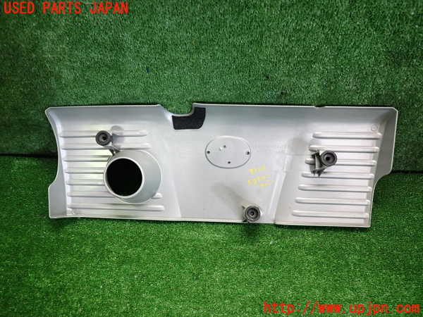 2UPJ-9233272160]レクサス・CT200h(ZWA10)エンジンアッパーカバー 中古_2