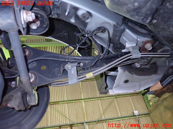 2UPJ-9233275330]レクサス・CT200h(ZWA10)左リアテンションロッド 中古_2