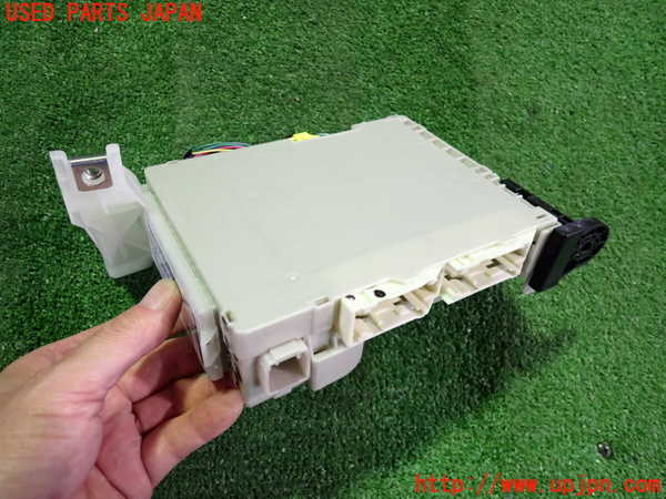 2UPJ-9233276741]レクサス・CT200h(ZWA10)ヒューズボックス1 中古_2