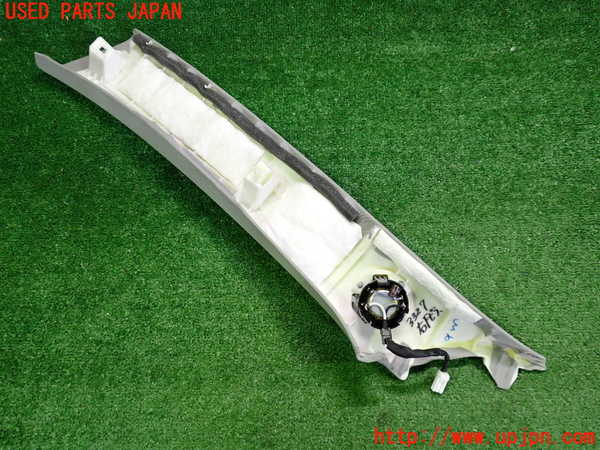 2UPJ-9233277655]レクサス・CT200h(ZWA10)右フロントピラートリム 中古_2