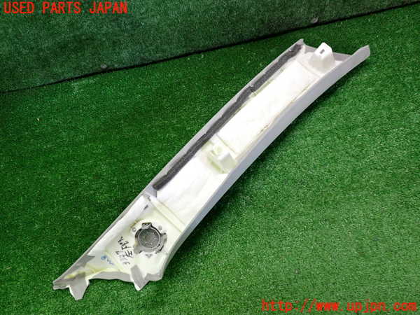 2UPJ-9233277660]レクサス・CT200h(ZWA10)左フロントピラートリム 中古_2