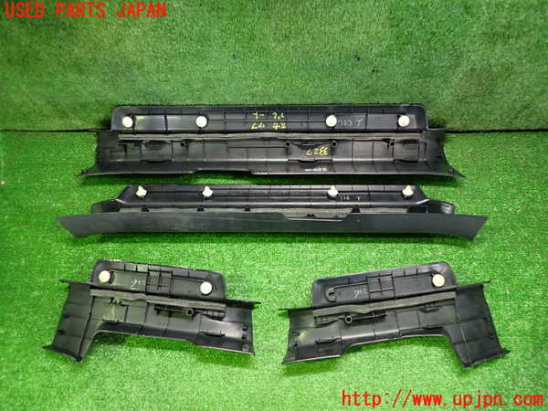 2UPJ-9233277740]レクサス・CT200h(ZWA10)スカッフプレート 中古_2