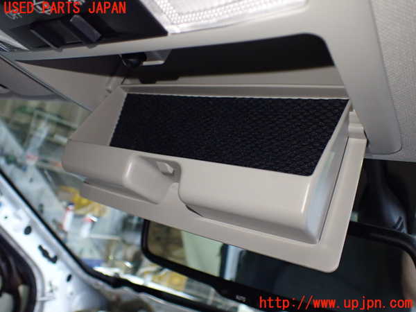 2UPJ-9233276411]レクサス・CT200h(ZWA10)ルームランプ1 (真中 1列目) 中古_2