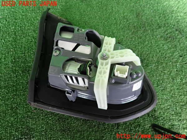 2UPJ-9233281550]ベンツ C200 ステーションワゴン(205242)(205)右リアフィニッシャー 中古(A2059066200)_2