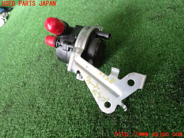 2UPJ-9233282110]ベンツ C200 ステーションワゴン(205242)(205)ウォーターポンプ 中古_2