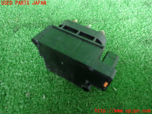 2UPJ-9233285540]ベンツ C200 ステーションワゴン(205242)(205)エアサスソレノイドバルブ 中古_2