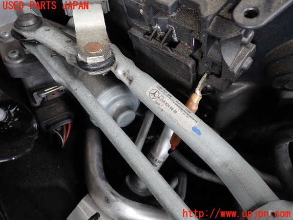 2UPJ-9233286770]ベンツ C200 ステーションワゴン(205242)(205)フロントワイパーモーター 中古_2