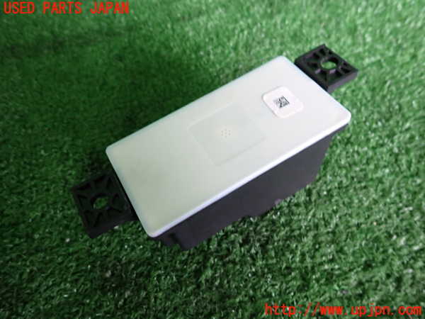 2UPJ-9233286148]ベンツ C200 ステーションワゴン(205242)(205)コンピューター3 (ボルテージコンバーター) 中古_2