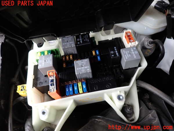 2UPJ-9233286743]ベンツ C200 ステーションワゴン(205242)(205)ヒューズボックス3 中古_2