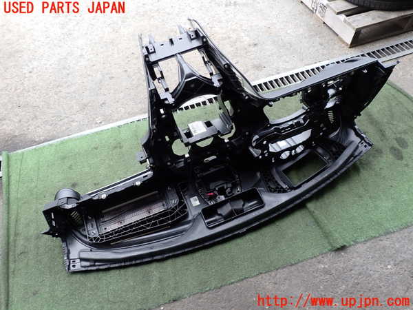 2UPJ-9233287505]ベンツ C200 ステーションワゴン(205242)(205)ダッシュボード 中古_4