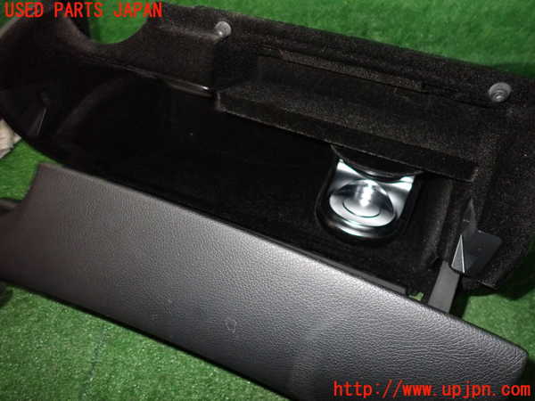 2UPJ-9233287516]ベンツ C200 ステーションワゴン(205242)(205)グローブボックス1 中古_3