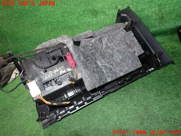 2UPJ-9233287516]ベンツ C200 ステーションワゴン(205242)(205)グローブボックス1 中古_4