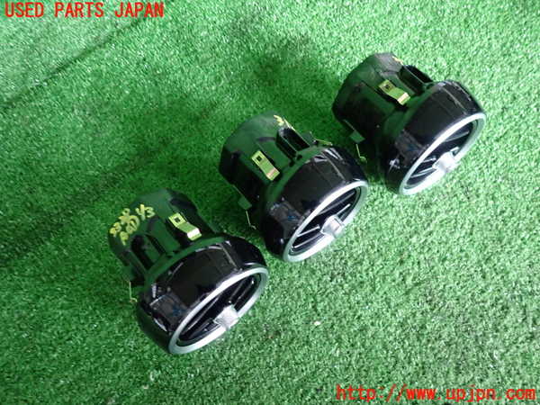2UPJ-9233287526]ベンツ C200 ステーションワゴン(205242)(205)エアコン吹き出し口1 (真中) 中古_2