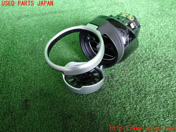 2UPJ-9233287527]ベンツ C200 ステーションワゴン(205242)(205)エアコン吹き出し口2 (右) 中古_2