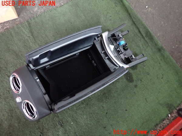 2UPJ-9233287540]ベンツ C200 ステーションワゴン(205242)(205)センターコンソール 中古_3