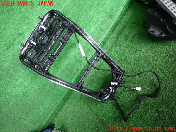 2UPJ-9233287549]ベンツ C200 ステーションワゴン(205242)(205)コンソール 中古_4
