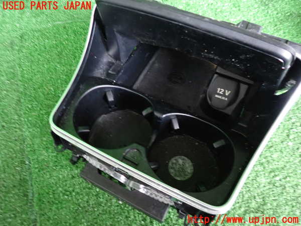 2UPJ-9233287810]ベンツ C200 ステーションワゴン(205242)(205)ドリンクホルダー 中古_2