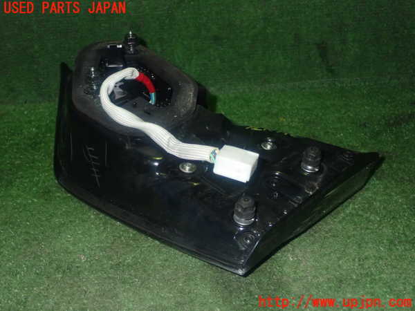 1UPJ-9233311552]レクサス・GS300h(AWL10)左リアフィニッシャー 中古_3