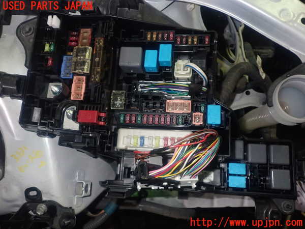 1UPJ-9233316741]レクサス・GS300h(AWL10)ヒューズボックス1 中古_2