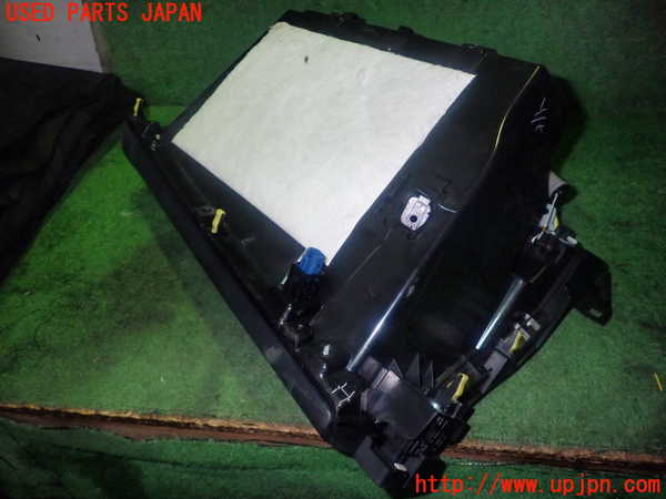 1UPJ-9233317516]レクサス・GS300h(AWL10)グローブボックス1 中古_2