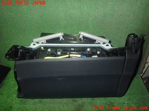 1UPJ-9233317516]レクサス・GS300h(AWL10)グローブボックス1 中古_4