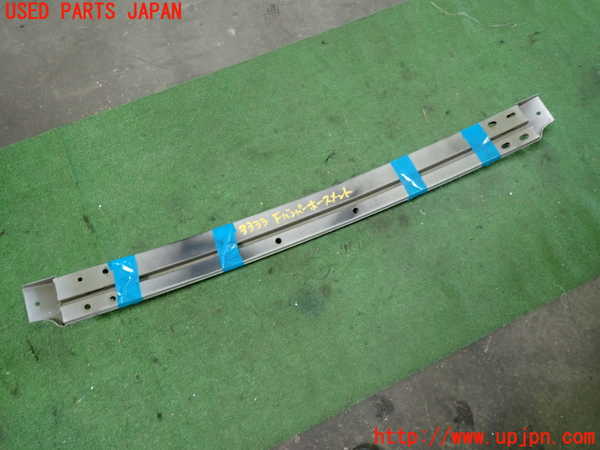 1UPJ-9233331014]アイシス(ANM10W)フロントバンパーホースメント 中古_2