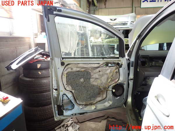 1UPJ-9233331260]アイシス(ANM10W)左前ドア ASAHI M2H3 中古_4