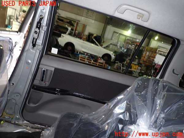 1UPJ-9233331290]アイシス(ANM10W)右後ドア NSG M31Q8 中古_3