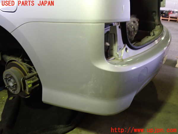 1UPJ-9233331610]アイシス(ANM10W)リアバンパー 中古_2