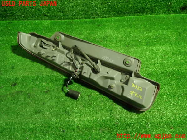 1UPJ-9233331530]アイシス(ANM10W)右テールランプ 中古_4