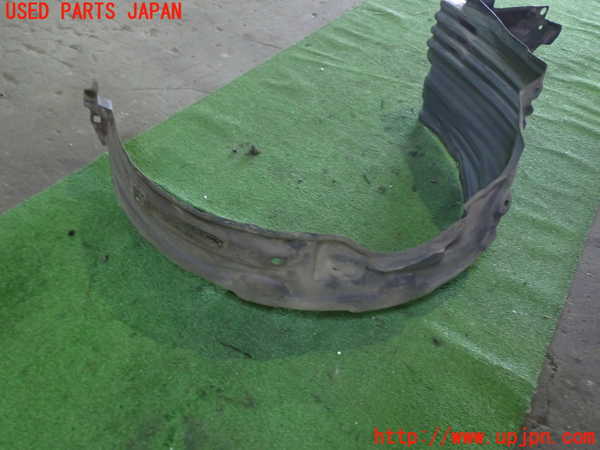 1UPJ-9233331090]アイシス(ANM10W)右前フェンダーライナー 中古_2