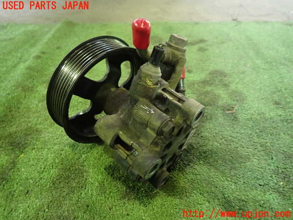 1UPJ-9233334250]アイシス(ANM10W)パワステポンプ 中古_2