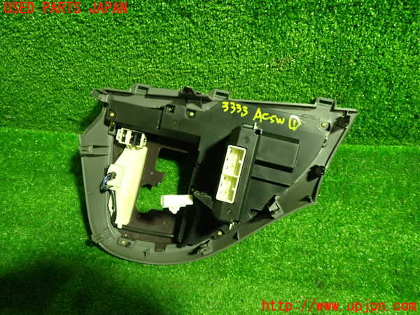 1UPJ-9233336066]アイシス(ANM10W)エアコンスイッチ1 中古_2