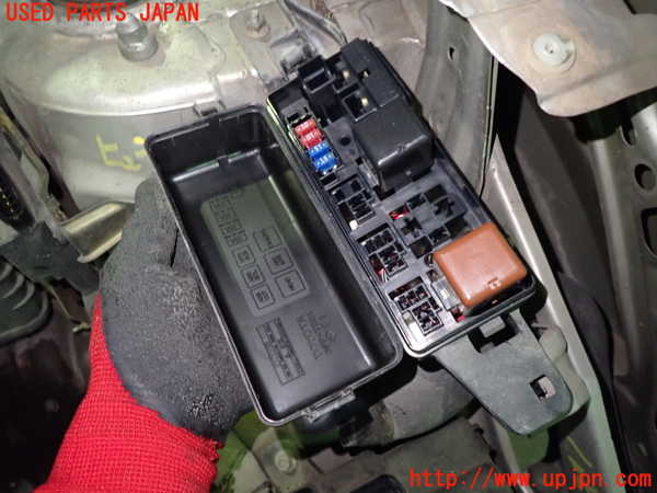 1UPJ-9233336742]アイシス(ANM10W)ヒューズボックス2 中古_2