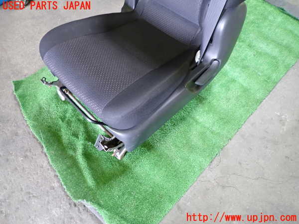 1UPJ-9233337065]アイシス(ANM10W)助手席シート 中古_3