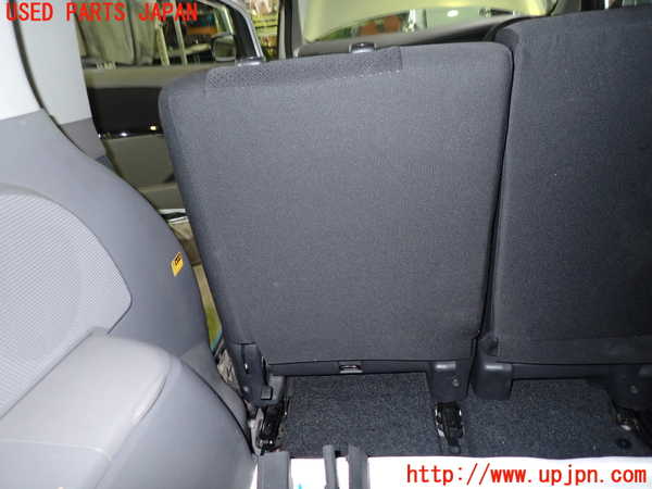 1UPJ-9233337175]アイシス(ANM10W)左2列目シート 中古_4