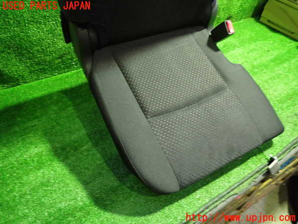 1UPJ-9233337235]アイシス(ANM10W)右3列目シート 中古_3
