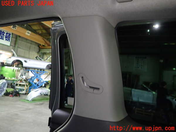 1UPJ-9233337675]アイシス(ANM10W)右リアピラートリム 中古_2